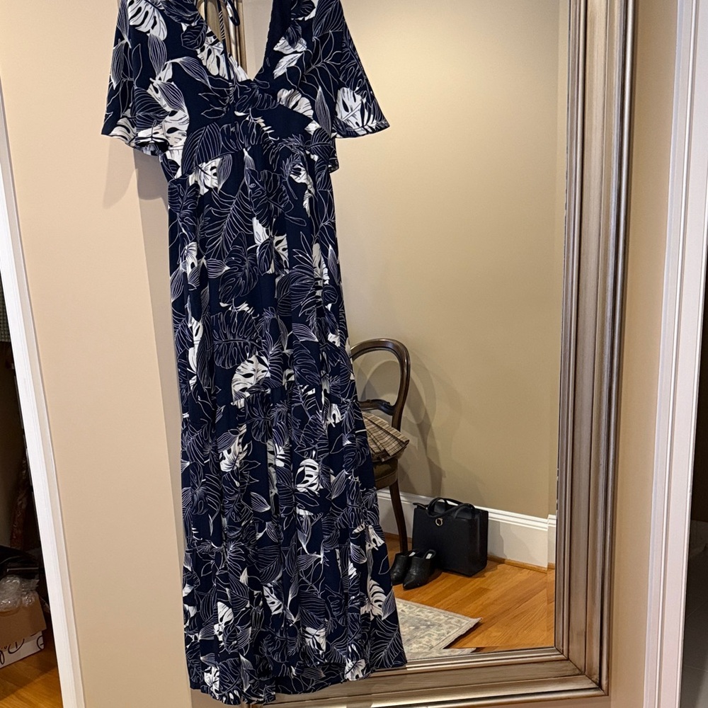 Lulu's Navy and White Leaf Print Maxi Dress